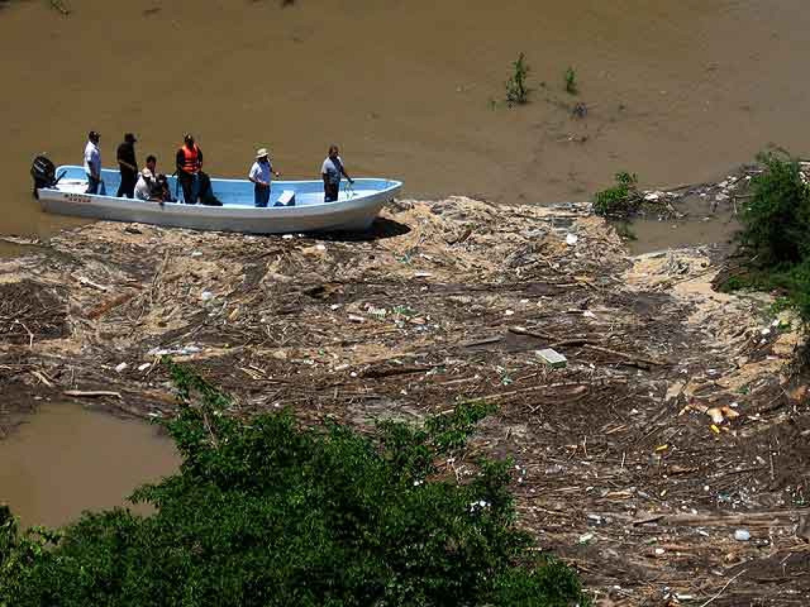 Telediario fin de semana en cuatro minutos - 01/08/10 | Ver
