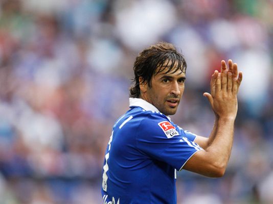  - Raúl, exitoso debut con el Schalke