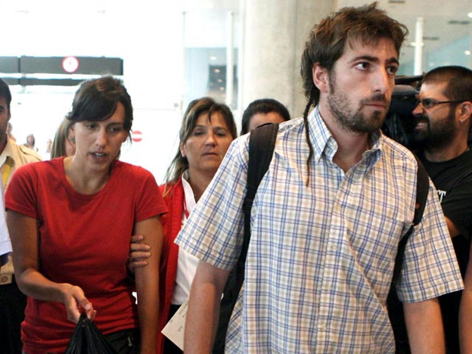 Los dos supervivientes del naufragio del rio Gallinas en México llegan a Barcelona | Ver