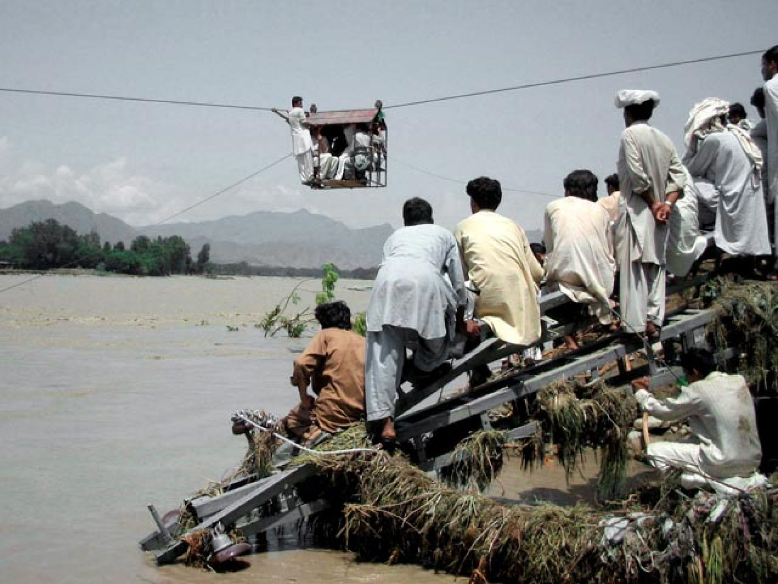Las autoridades de Pakistán están desbordadas por la magnitud de las inundaciones | Ver