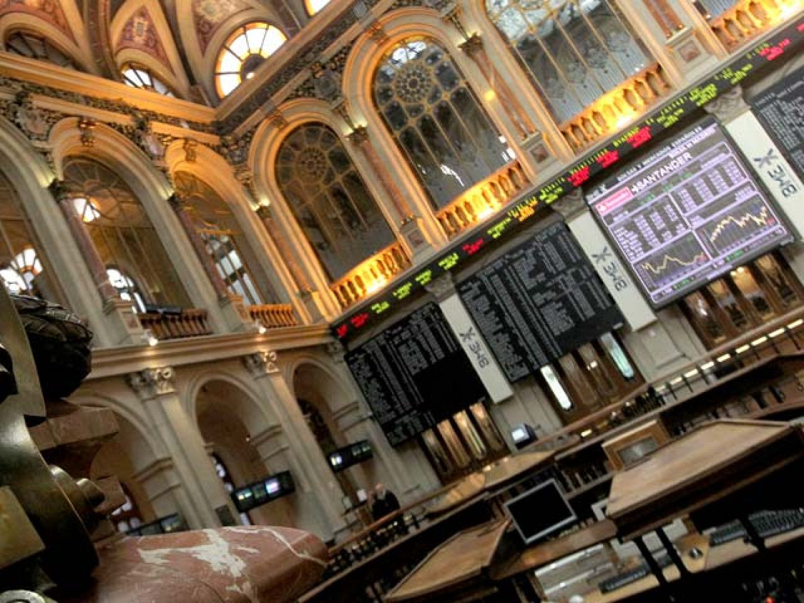 El Ibex 35 baja un 0,26% y cierra en los 10.843,30 puntos | Ver