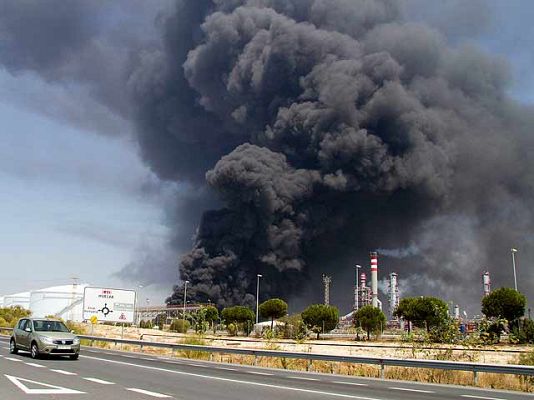  - Incendio en una refinería de Cepsa