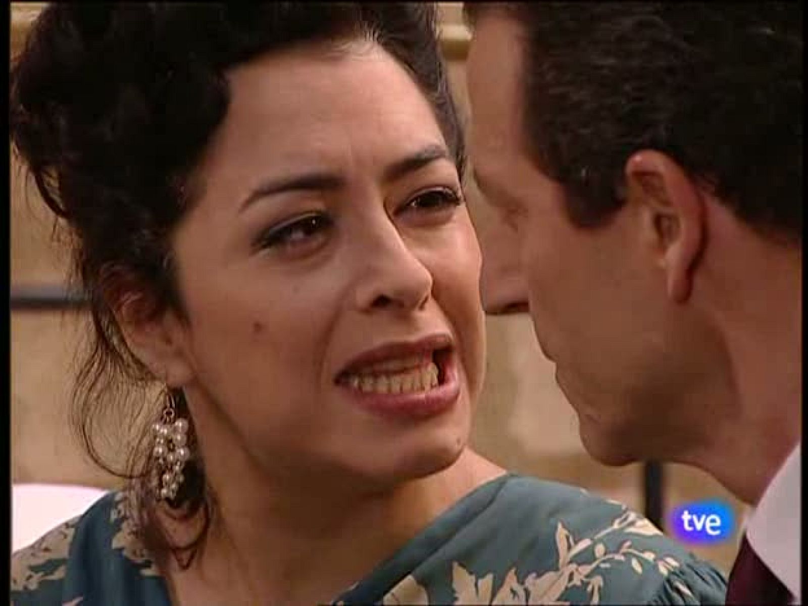 Amar en tiempos revueltos - Cap. 235