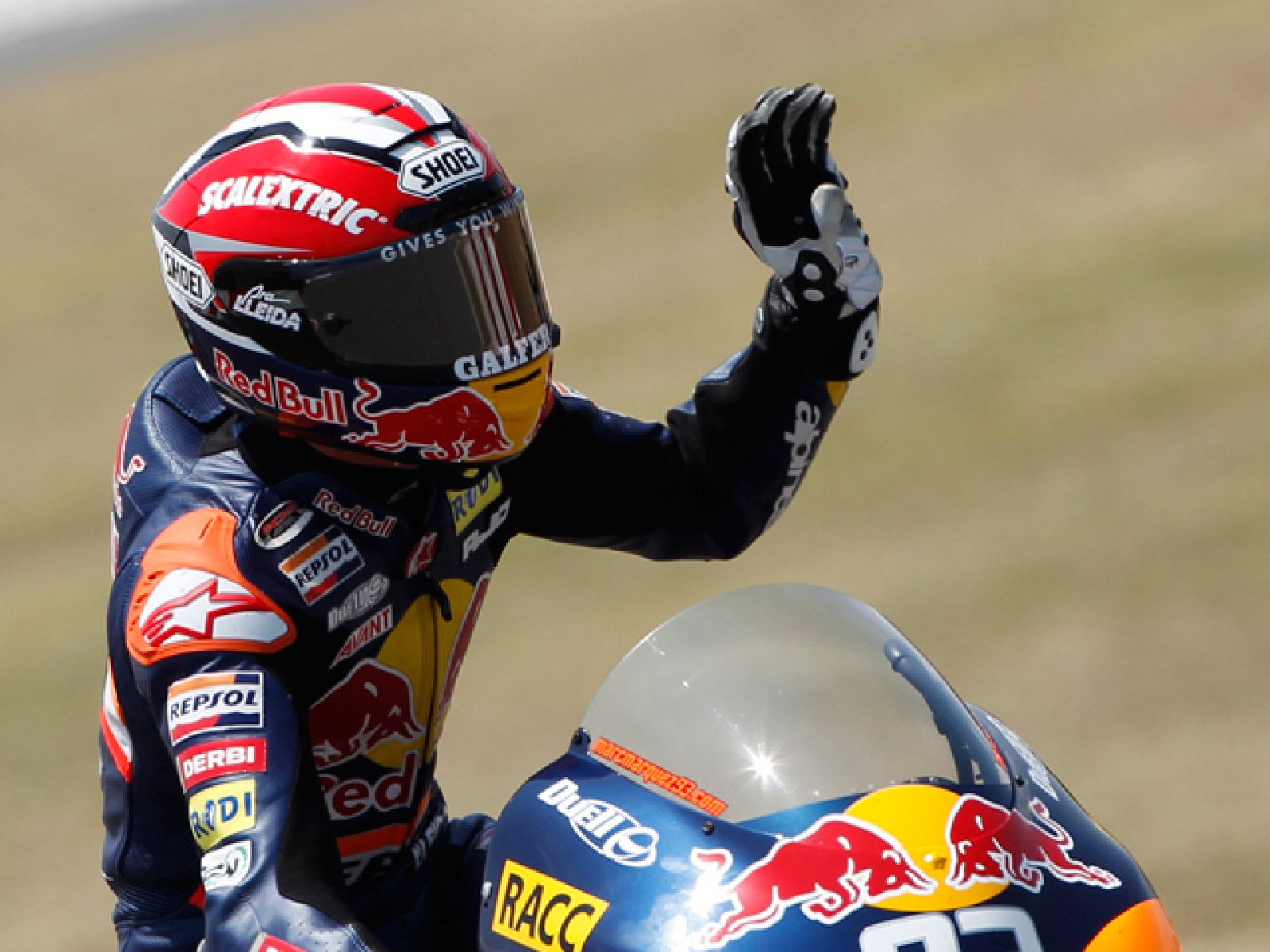 'Paddock GP', dirigido y presentado por Marc Martín, ofrece esta semana una amplia entrevista con el líder de 125cc., el joven piloto Marc Márquez. El programa de TVE estará en su casa para repasar con él toda su trayectoria sobre las dos ruedas.