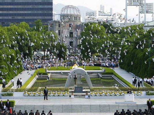 Telediario 1 - Telediario en 4' - 06/08/10