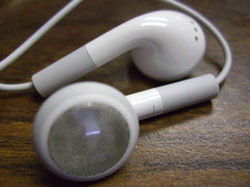 Los expertos alertan de que los jóvenes escuchan la música demasiado alta - Ciencia y tecnología en Rtve.es | Ver