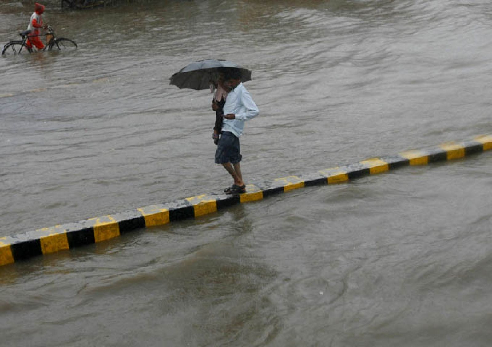 India rescata a 89 turistas, entre ellos 2 españoles, mientras continúa la búsqueda de una mallorquina