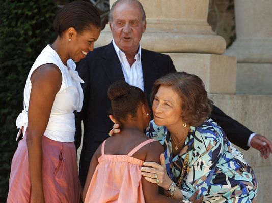  - Críticas al viaje de Michelle Obama
