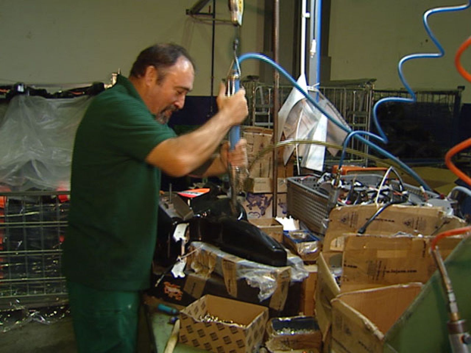 El BBVA estima que la economía española retrocederá un 0,6% en 2010 | Ver