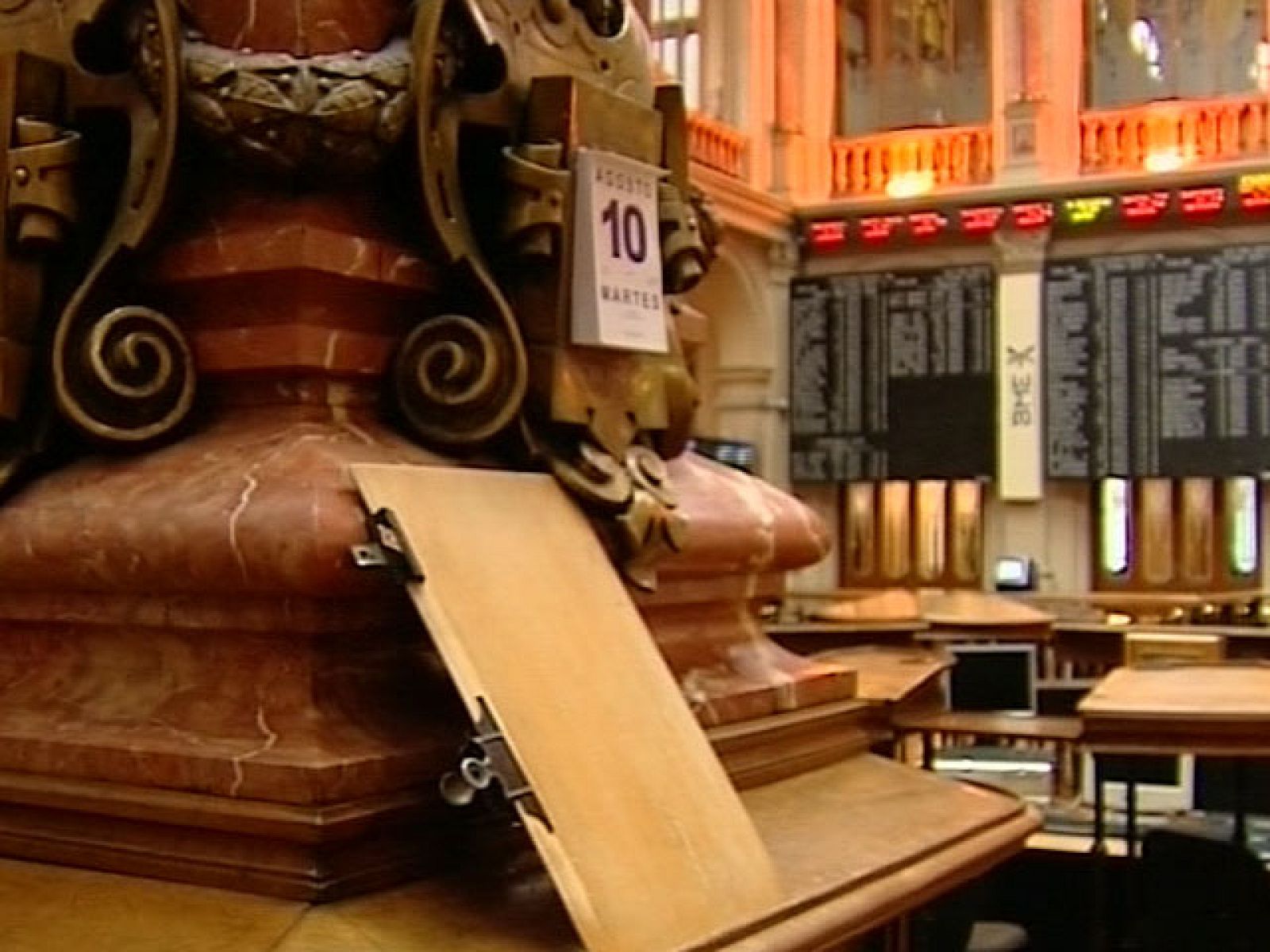 El Ibex 35 pierde un 0,87% y cierra en los 10.718,50 puntos | Ver