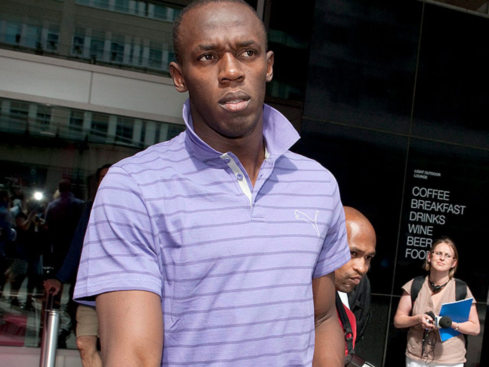 Una lesión de espalda impedirá al velocista Usain Bolt competir en lo que resta de temporada, por lo que se concentrará en recuperarse para estar listo en las próximas citas, Mundial y Juegos Olímpicos.