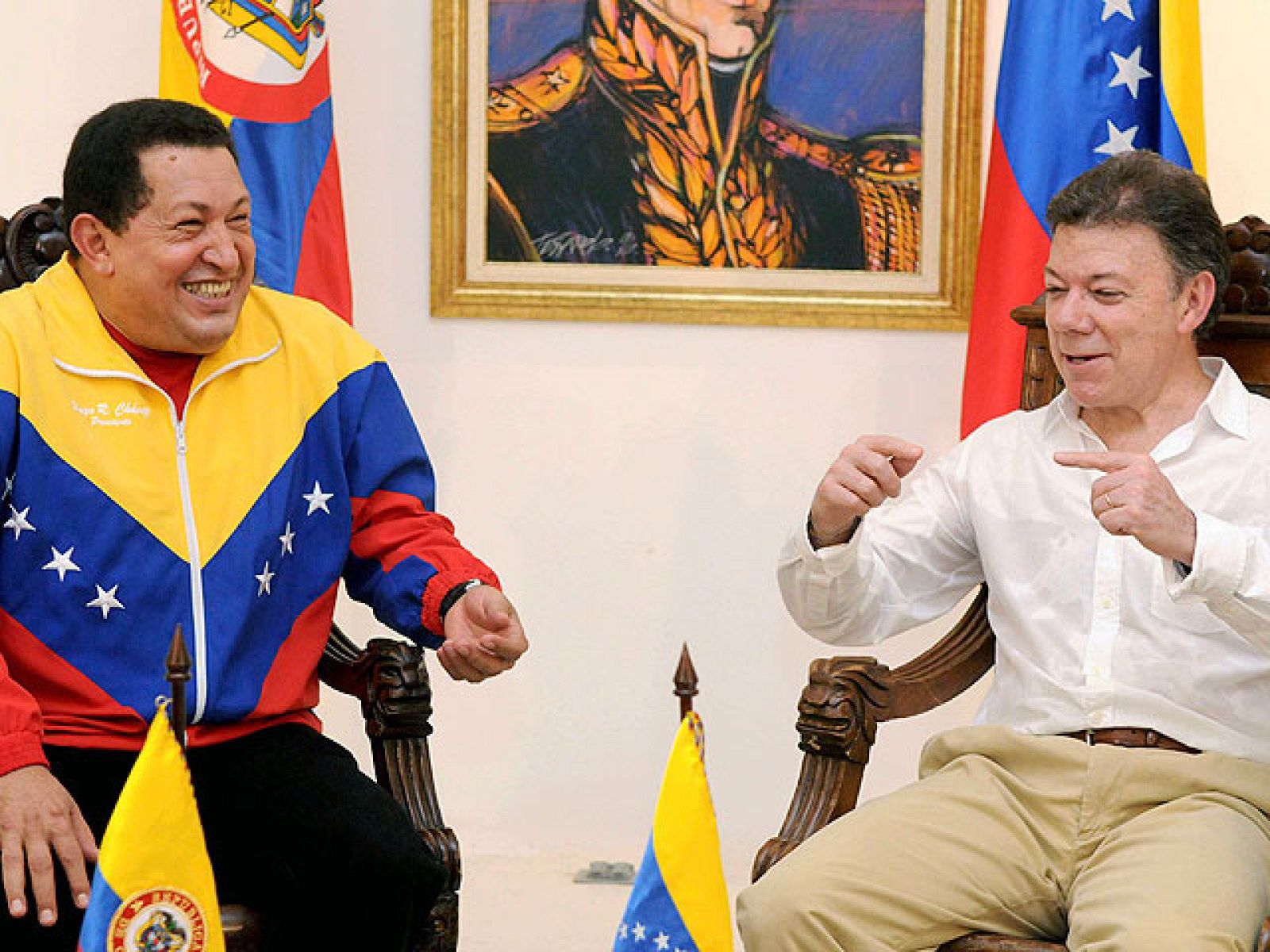 Chávez y Santos acuerdan restablecer las relaciones diplomáticas | Ver