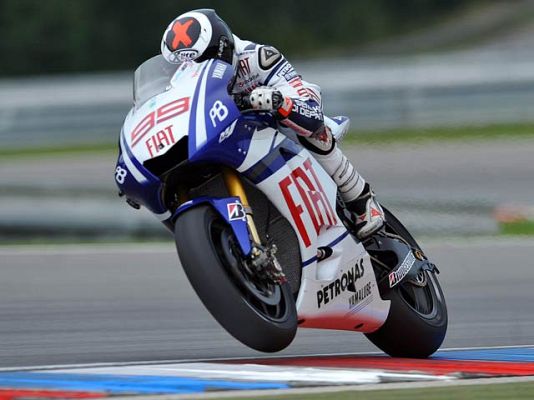  - Lorenzo sigue marcando la pauta