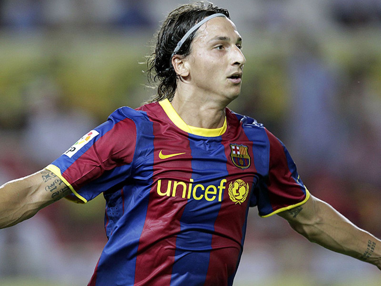 El delantero sueco del Barcelona, Zlatan Ibrahimovic, adelantó al Barcelona en el partido de ida de la Supercopa de España.