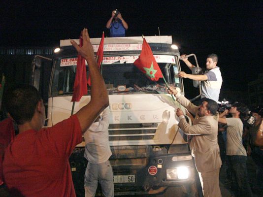  - Comienzan a pasar primeros camiones de áridos por frontera de Melilla