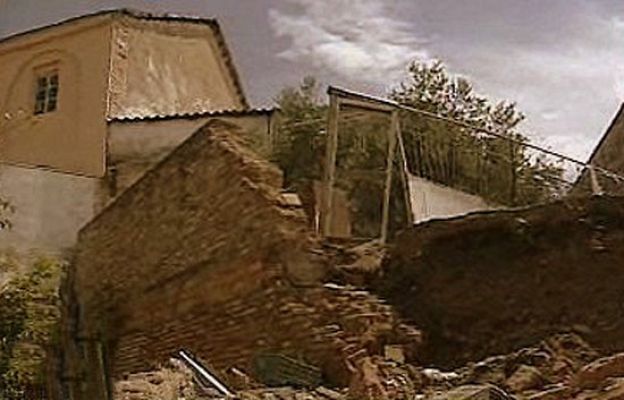 España Directo - Muere tras caerle un muro