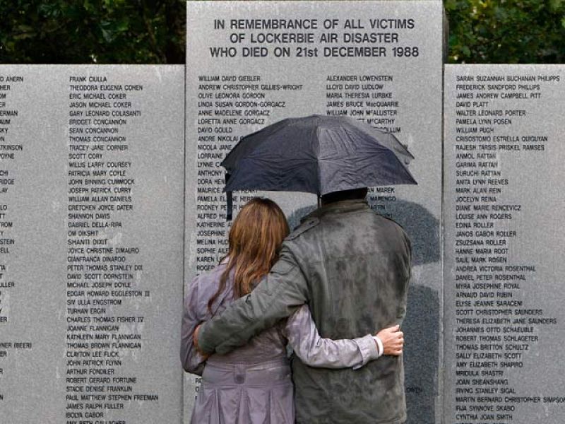 Se cumplen doce meses desde la liberación del único condenado por el atentado de Lockerbie, un hecho que provocó indignación en Estados Unidos y que supuso la extradición a Libia del procesado con la excusa de que estaba enfermo terminal.