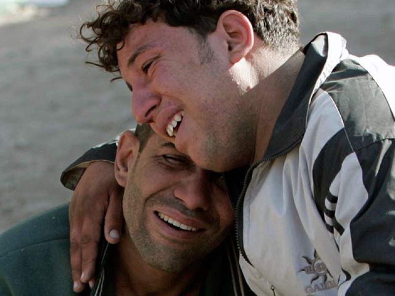 El barrio chií de Ciudad Sadr sufre el peor atentado desde el fin de la guerra de Irak en noviembre de 2006, en ataque múltiple que deja más de 200 muertos y aumenta el clima de enfrentamiento sectario.