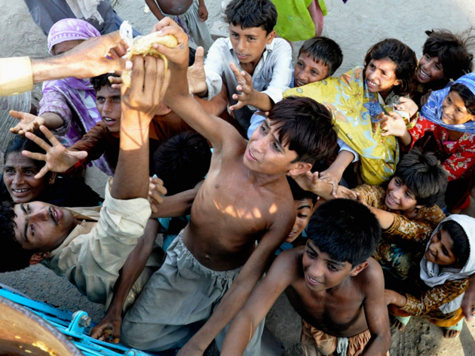 España envía suministros de emergencia y plantas potabilizadoras a Pakistán | Ver