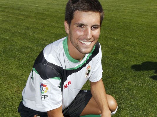  - Adrián se presenta con el Racing