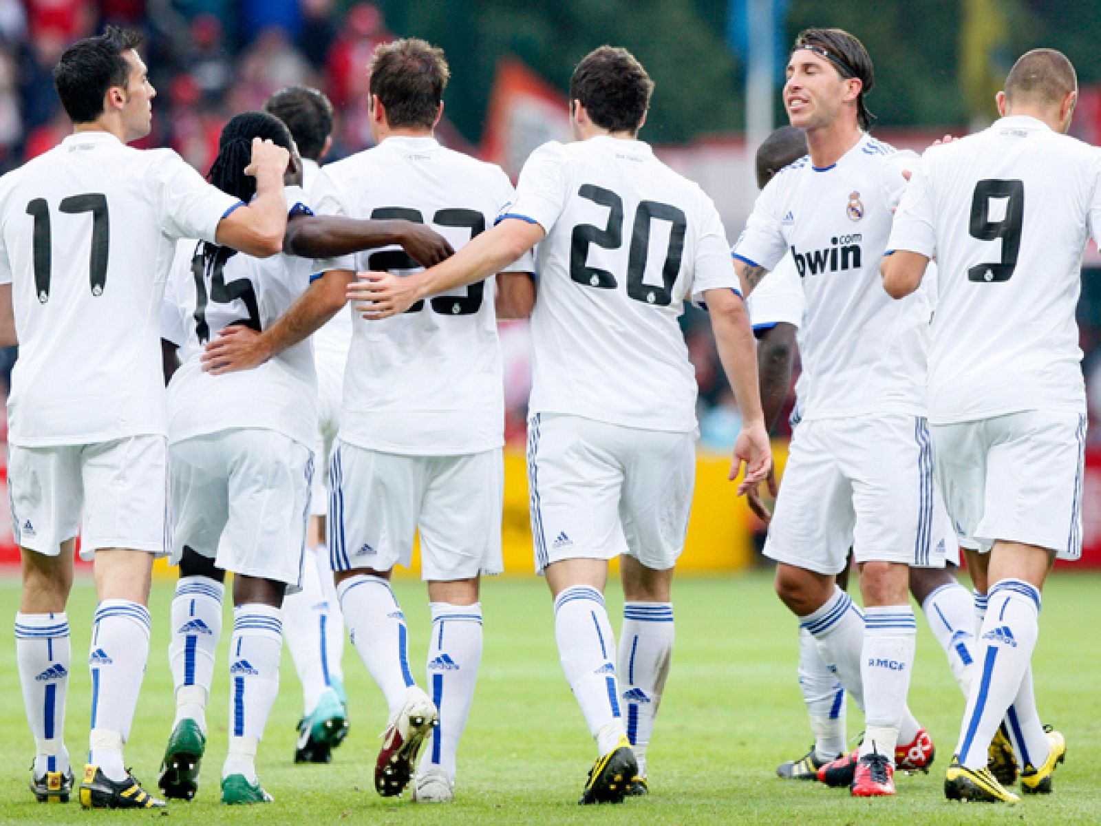 El Real Madrid se ha adjudicado la 29 edición del Trofeo Ciudad de Alicante tras imponerse al Hércules (1-3) en una excelente segunda mitad en la que Benzemá mostró buenas cualidades y anotó dos tantos en un partido que supuso el debut del alemán Öz