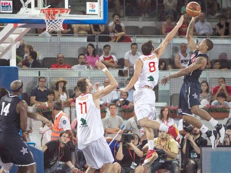 Intenso duelo, con la baja de Calderón - Baloncesto en RTVE | Ver