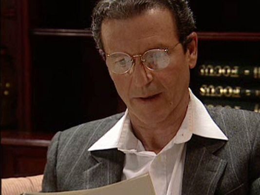 Amar en tiempos revueltos - Salvador escribe el final