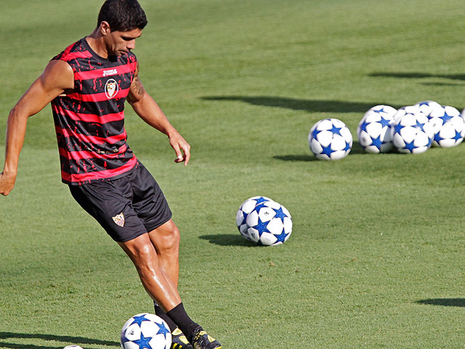 Todo el trabajo de la temporada pasada está en juego para el Sevilla. Después de perder la Supercopa ante el Barcelona, el equipo de Anotnio Álvarez debe remontar el 1-0 ante el Braga para seguir vivo en la Champions.