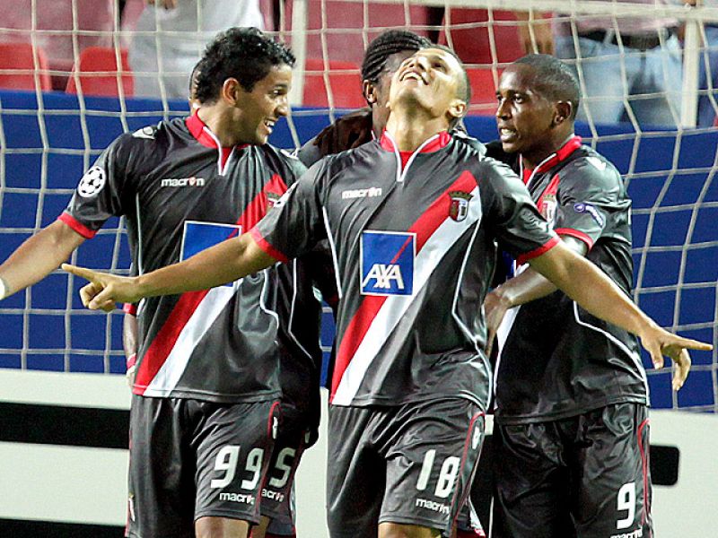 Luis Fabiano recorta diferencias (1-2)