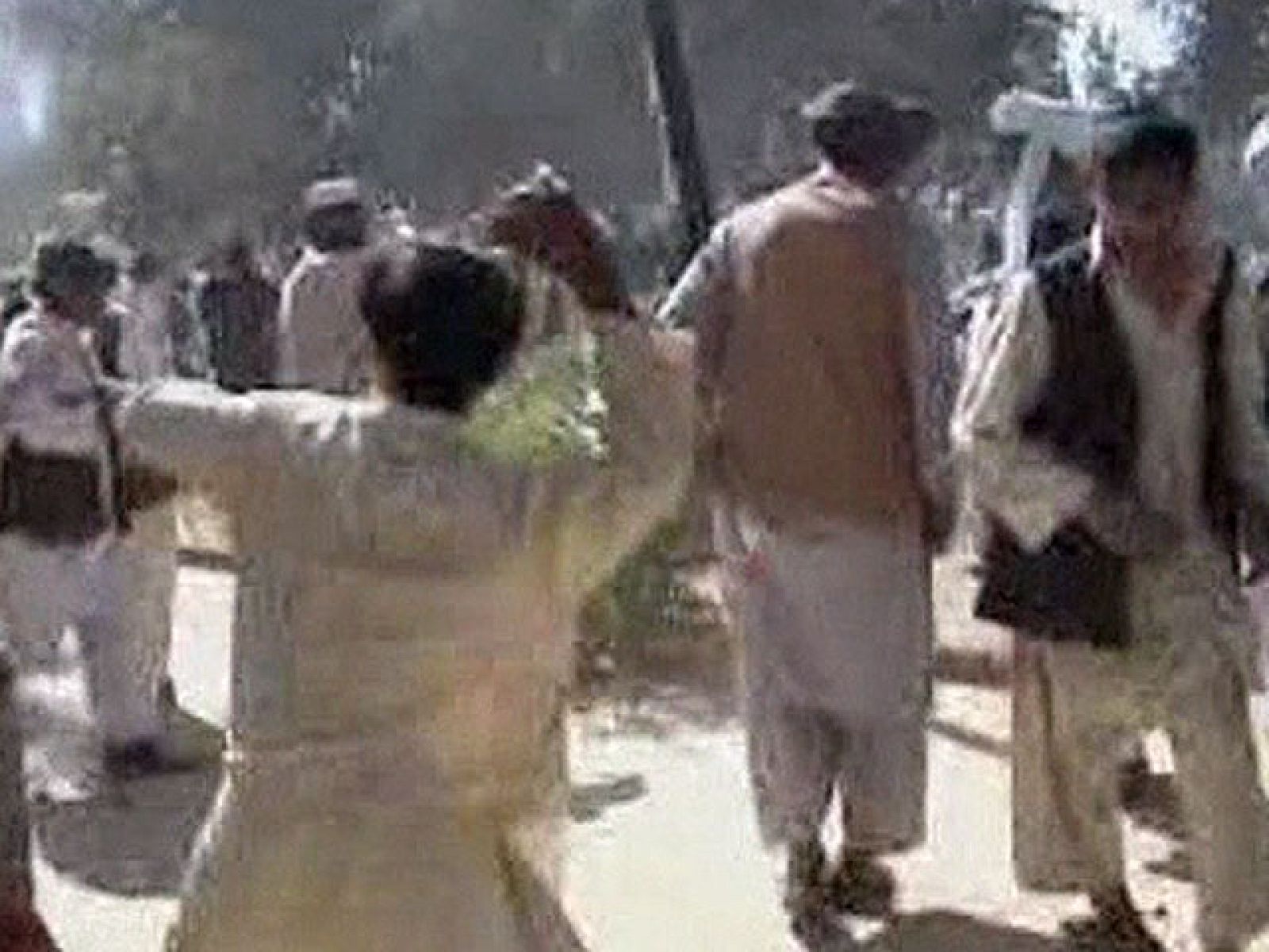 Dos guardias civiles destinados en Afganistán, así como su intérprete también español, han fallecido tiroteados por un chófer de la Policía que se habría infiltrado en la base de la OTAN en la provincia de Badghis