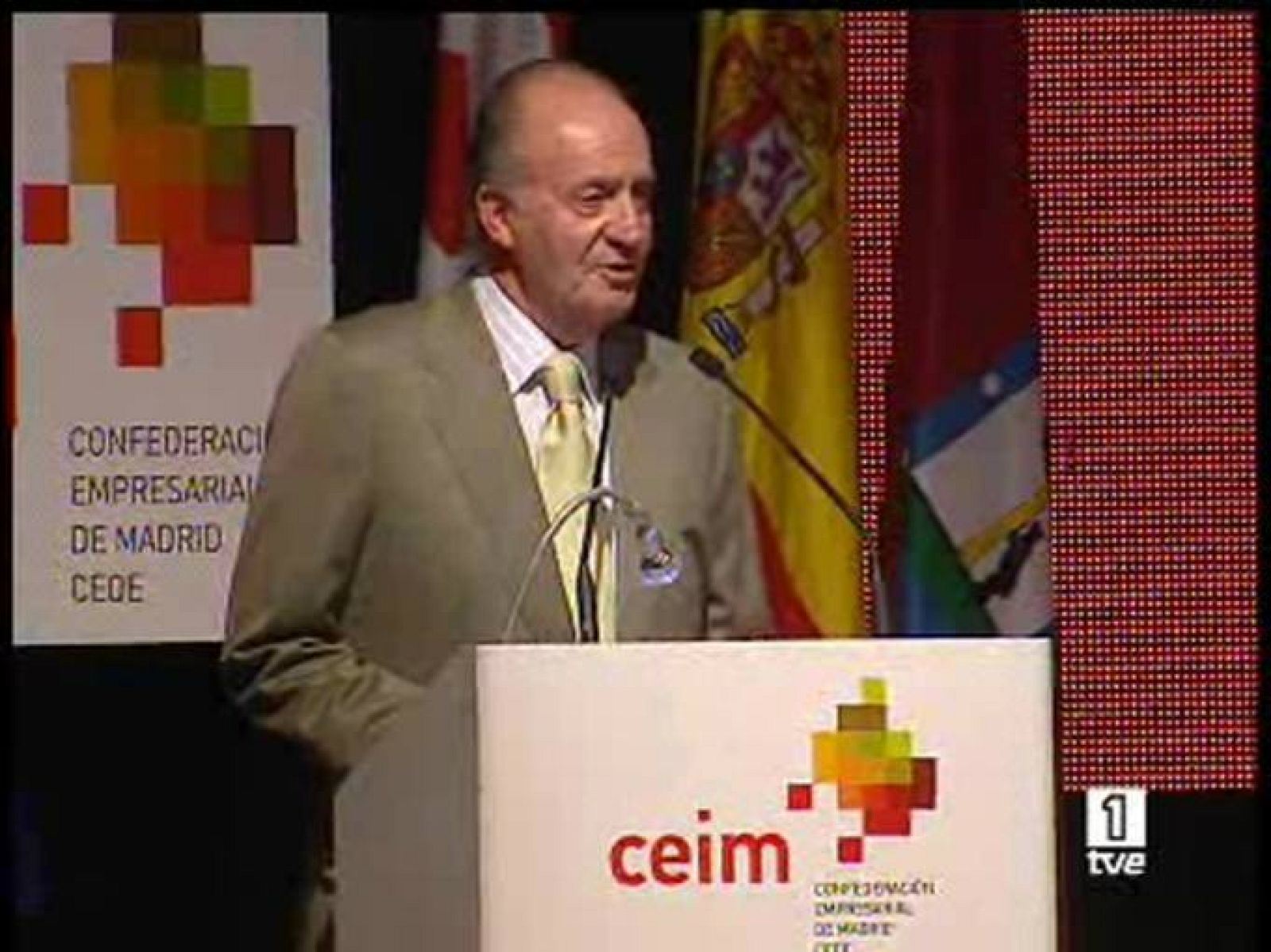 La patronal madrileña ha cumplido 30 años y el Rey ha estado presente para apoyar su trabajo.