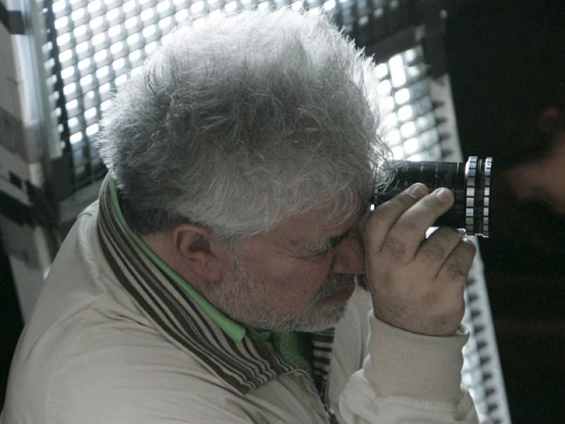 Durante 11 semanas, Pedro Almodóvar vivirá dedicado a "La piel que habito", su nueva película