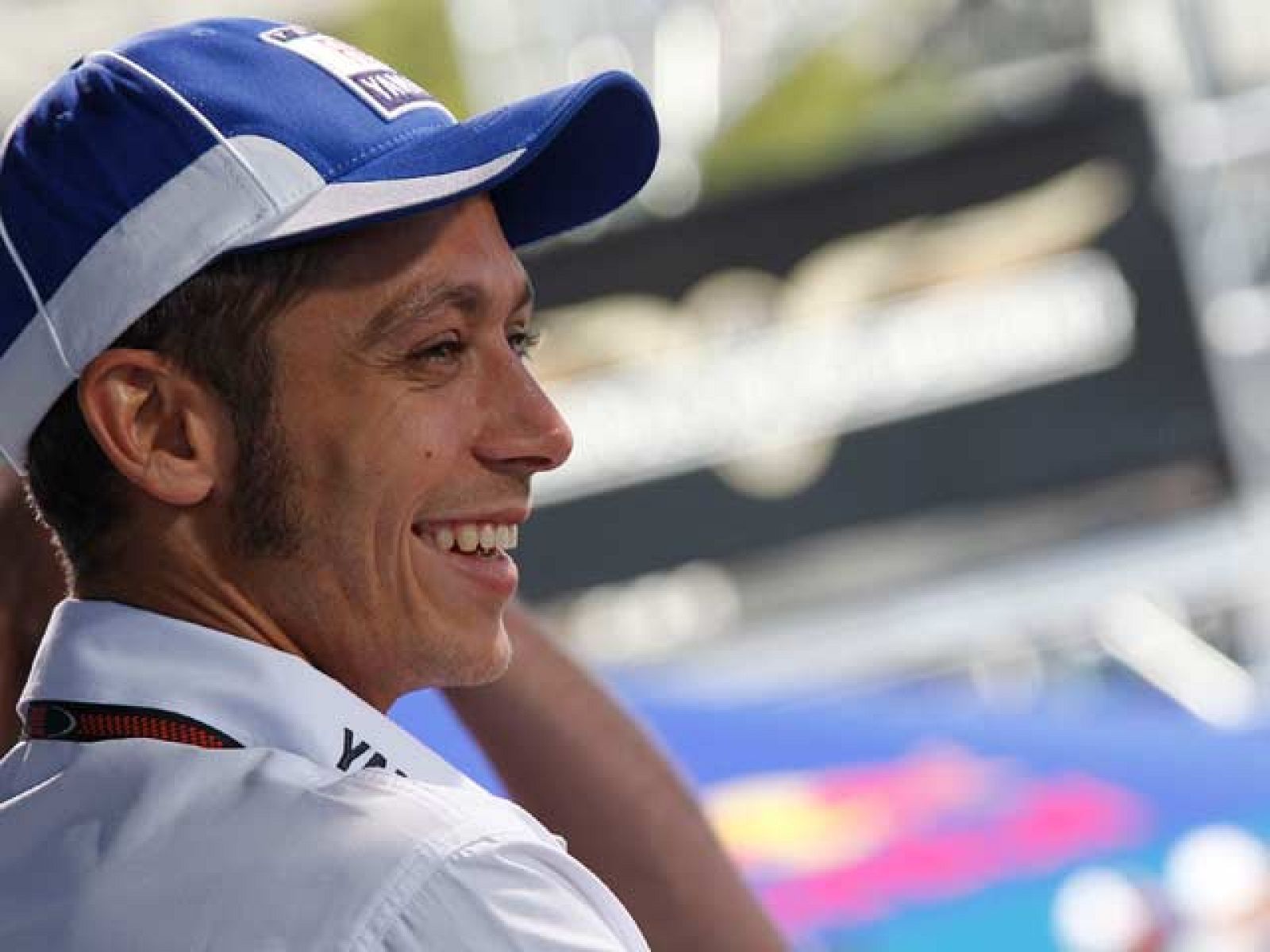 Diferentes personalidades del Mundial de MotoGP opinan sobre la decisión de Rossi de fichar por Ducati.