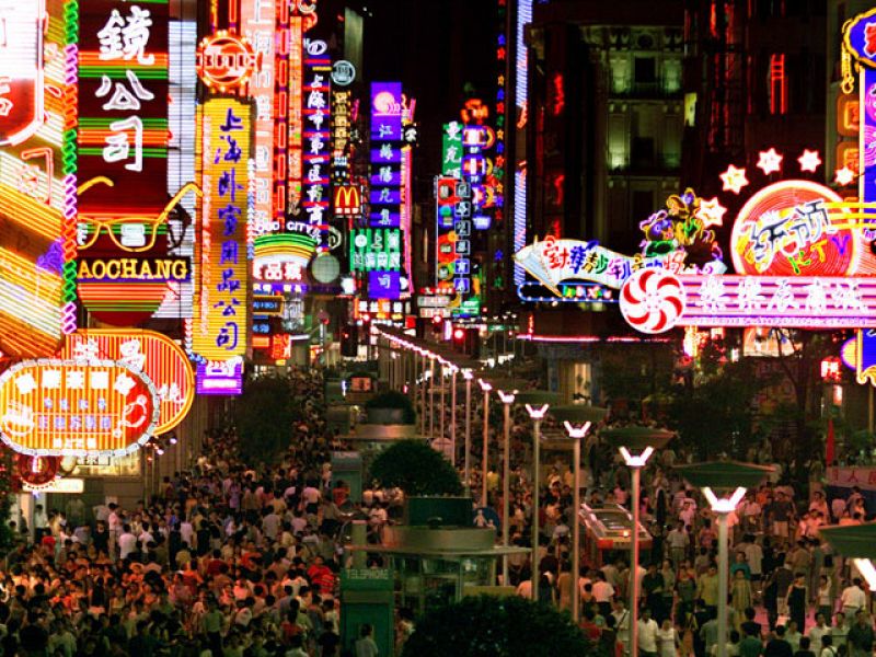 Zapatero ha iniciado un viaje de marcado acento comercial y de promoción de la "marca España" a China y Japón | Ver