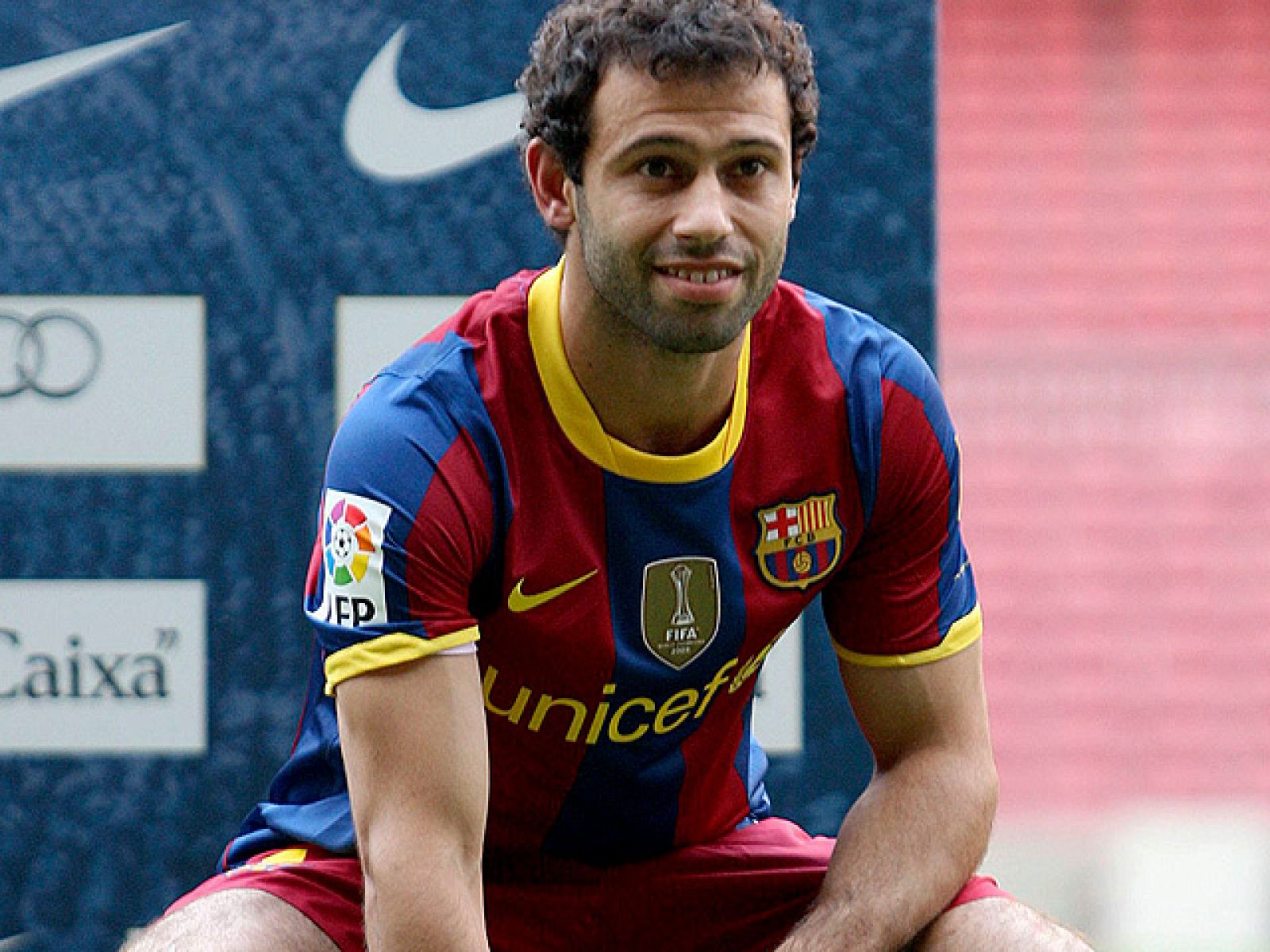 El Barcelona ha presentado a Javier Mascherano, que ha apuntado a la dificultad de hacerse un hueco en un once titular repleto de campeones del mundo.