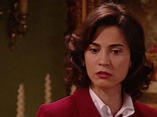 Amar en tiempos revueltos - Cristina, detenida