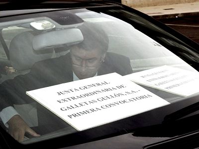 La junta de Gull�n, en un coche | Ver