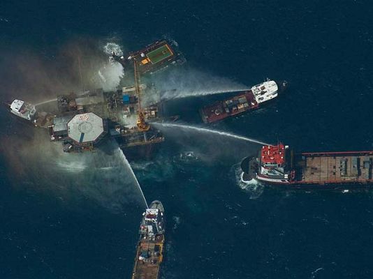  - Explota otra plataforma de petróleo