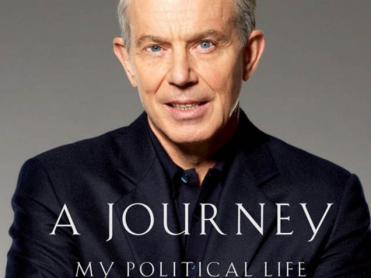  - Atacan a Tony Blair con huevos