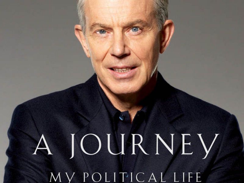 Lanzan huevos y zapatos contra Tony Blair