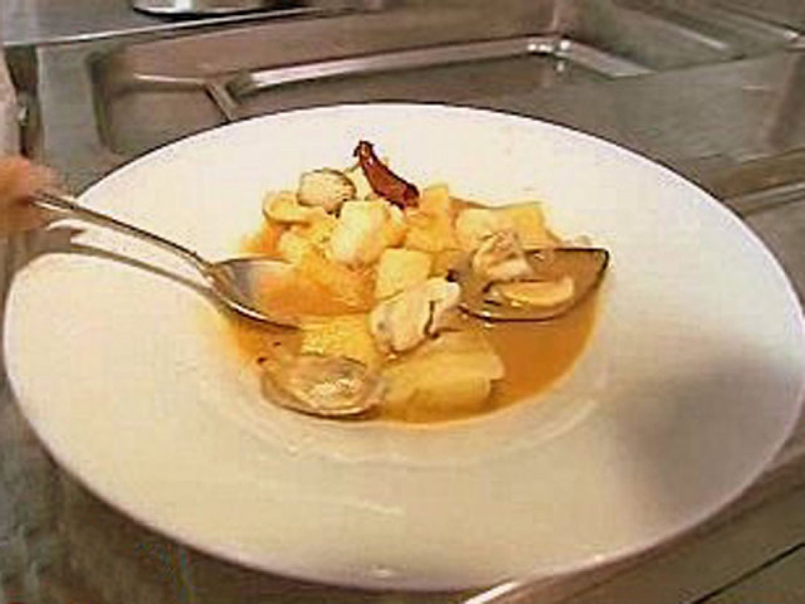 España Directo - Guiso de patatas marineras - RTVE Cocina | Ver