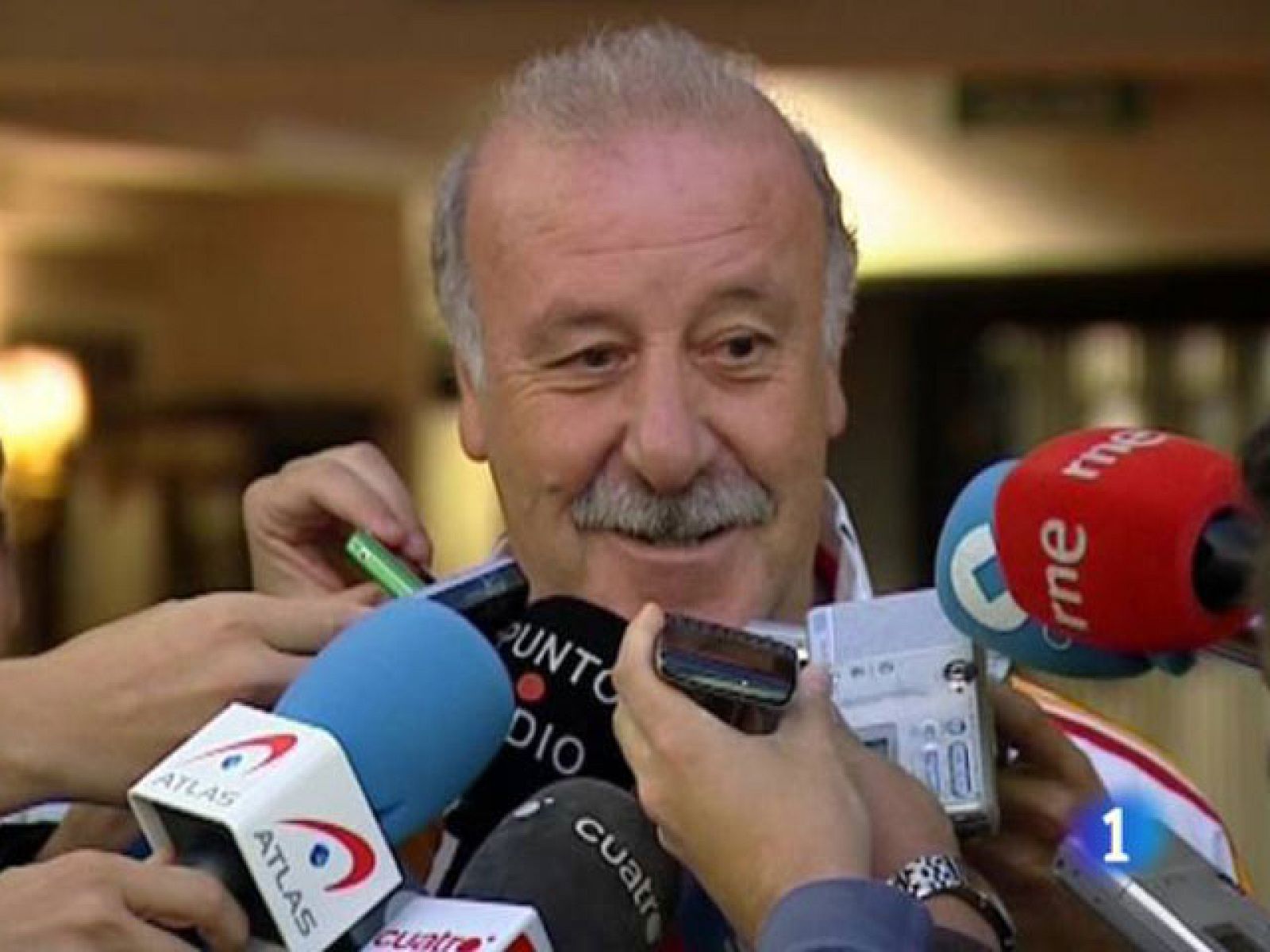 Del Bosque: 'Es un éxito que no debe cambiarnos' | Ver