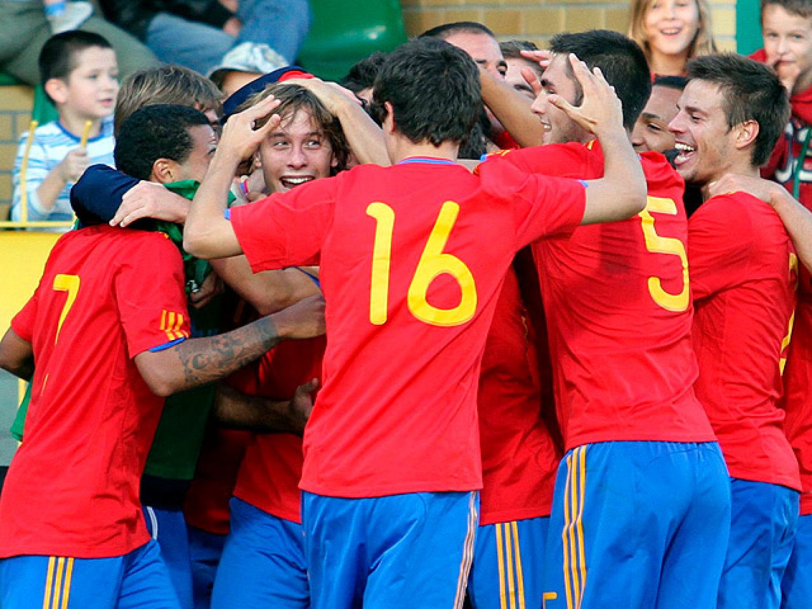 La sub21 se mete en el 'playoff' del Europeo