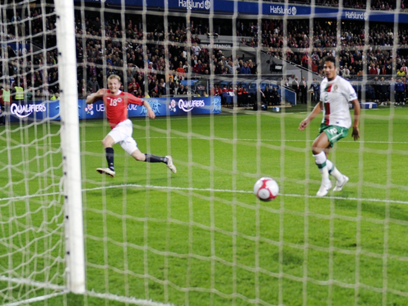 Quieroz se queda al borde del abismo | Ver