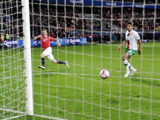  - Quieroz queda al borde del abismo