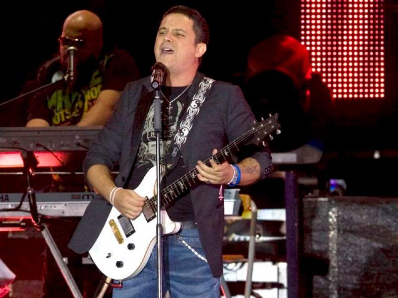 Alejandro Sanz en el Palacio de los Deportes de Madrid | Ver