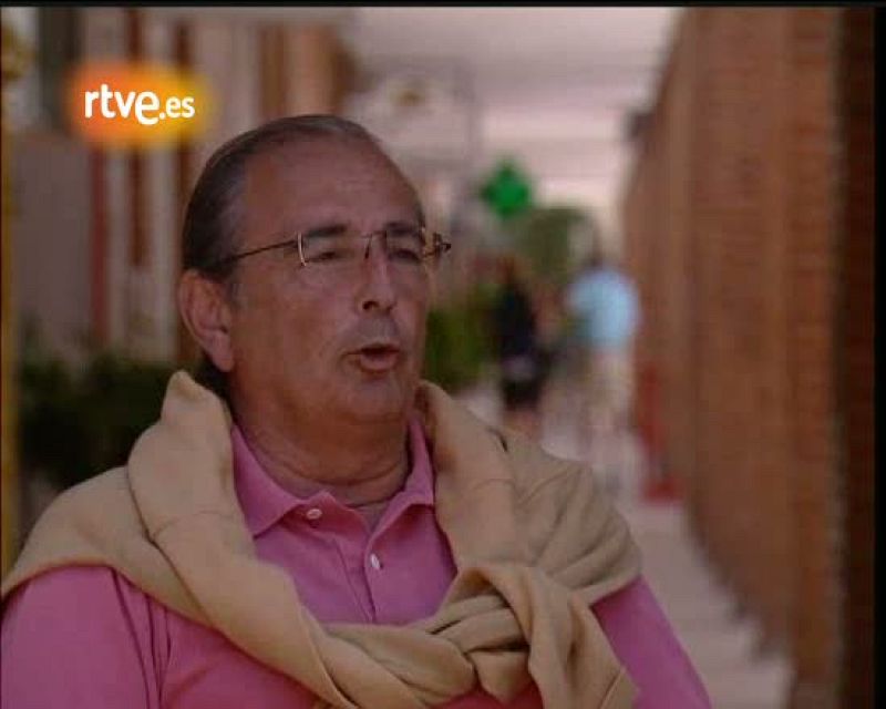 Crónicas - Santiago Calderón, presidente de la Comunidad de propietarios de Santo Domingo - Crónicas | Ver