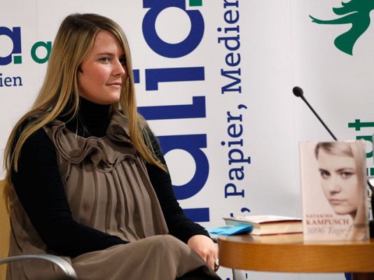  - Natascha Kampusch presenta su libro