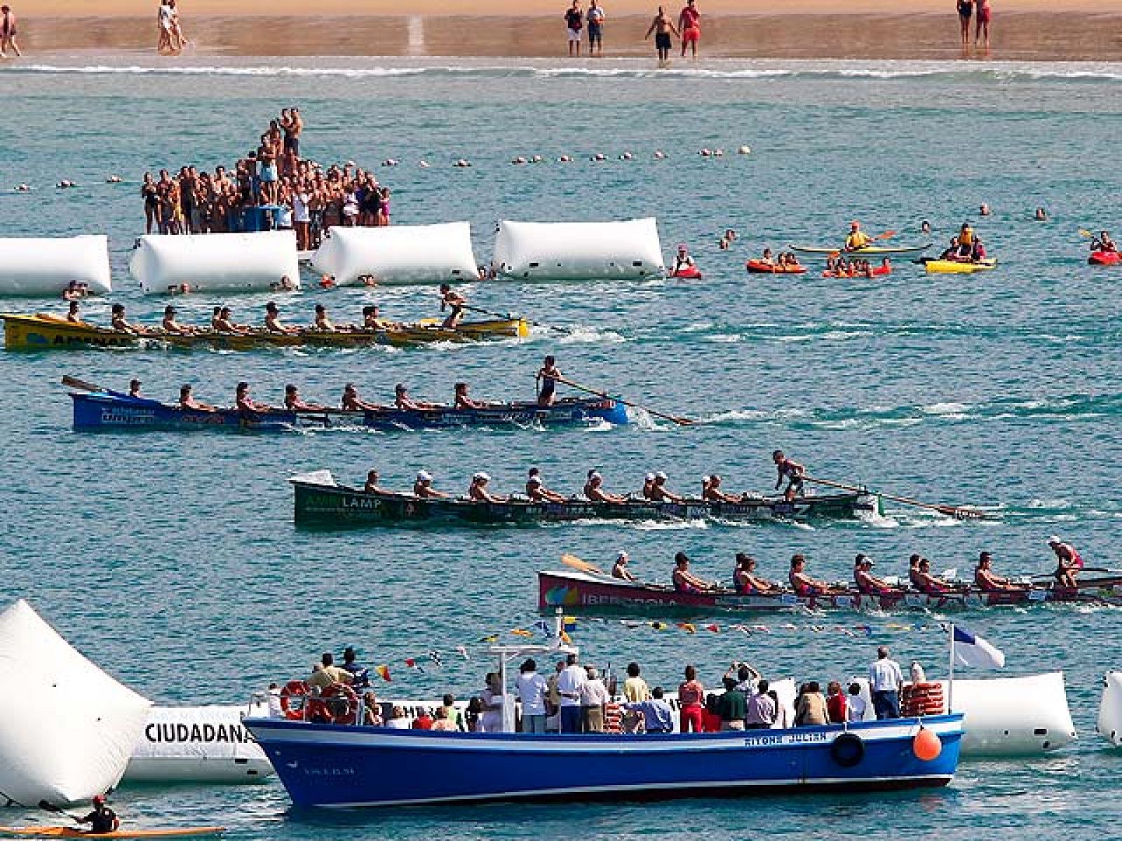 Urdabai ha ganado por primera vez la bandera de La Concha, la competición de traineras por excelencia celebrada en San Sebastián.