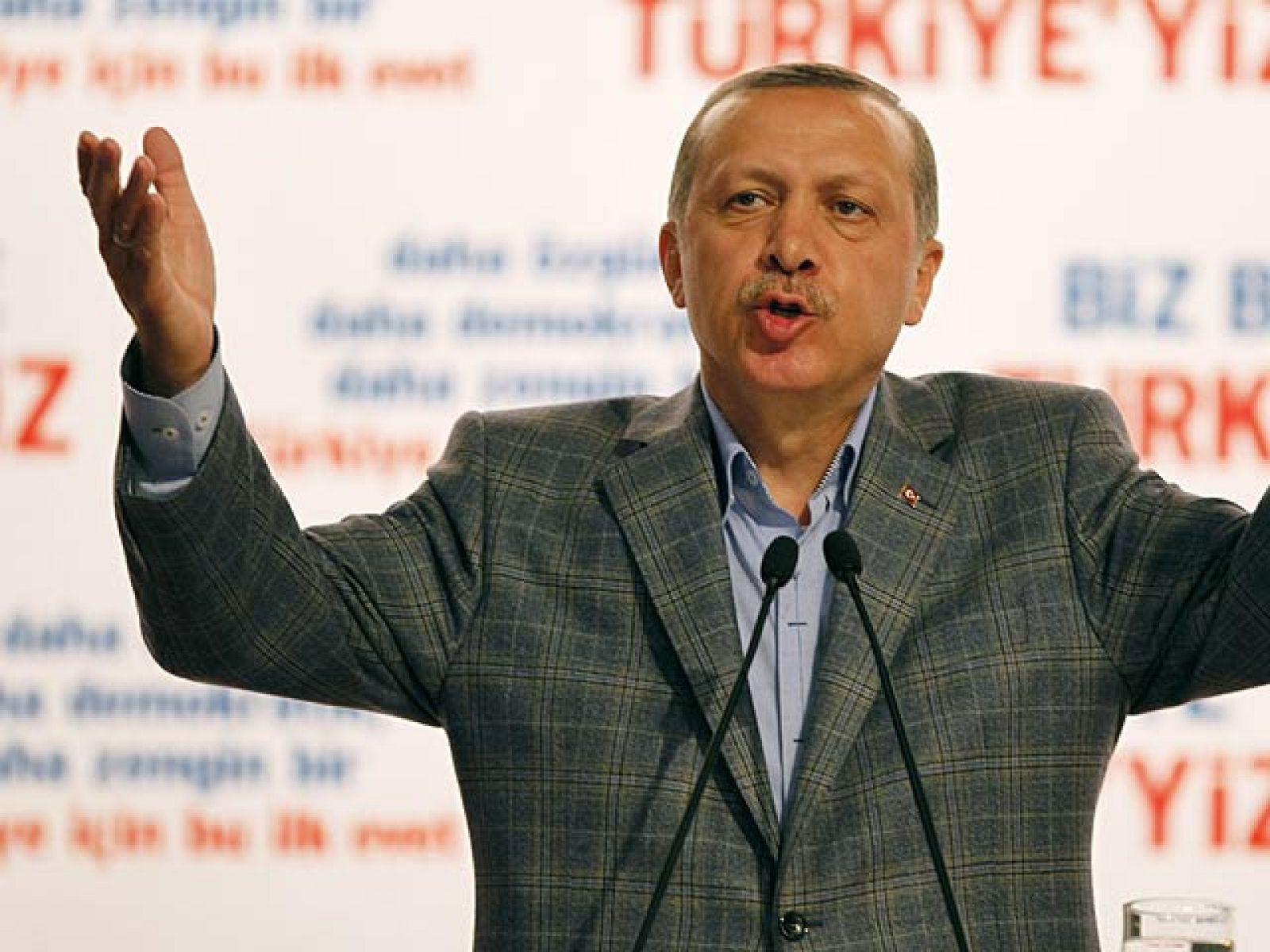 Telediario matinal en cuatro minutos - 13/09/10 | Ver